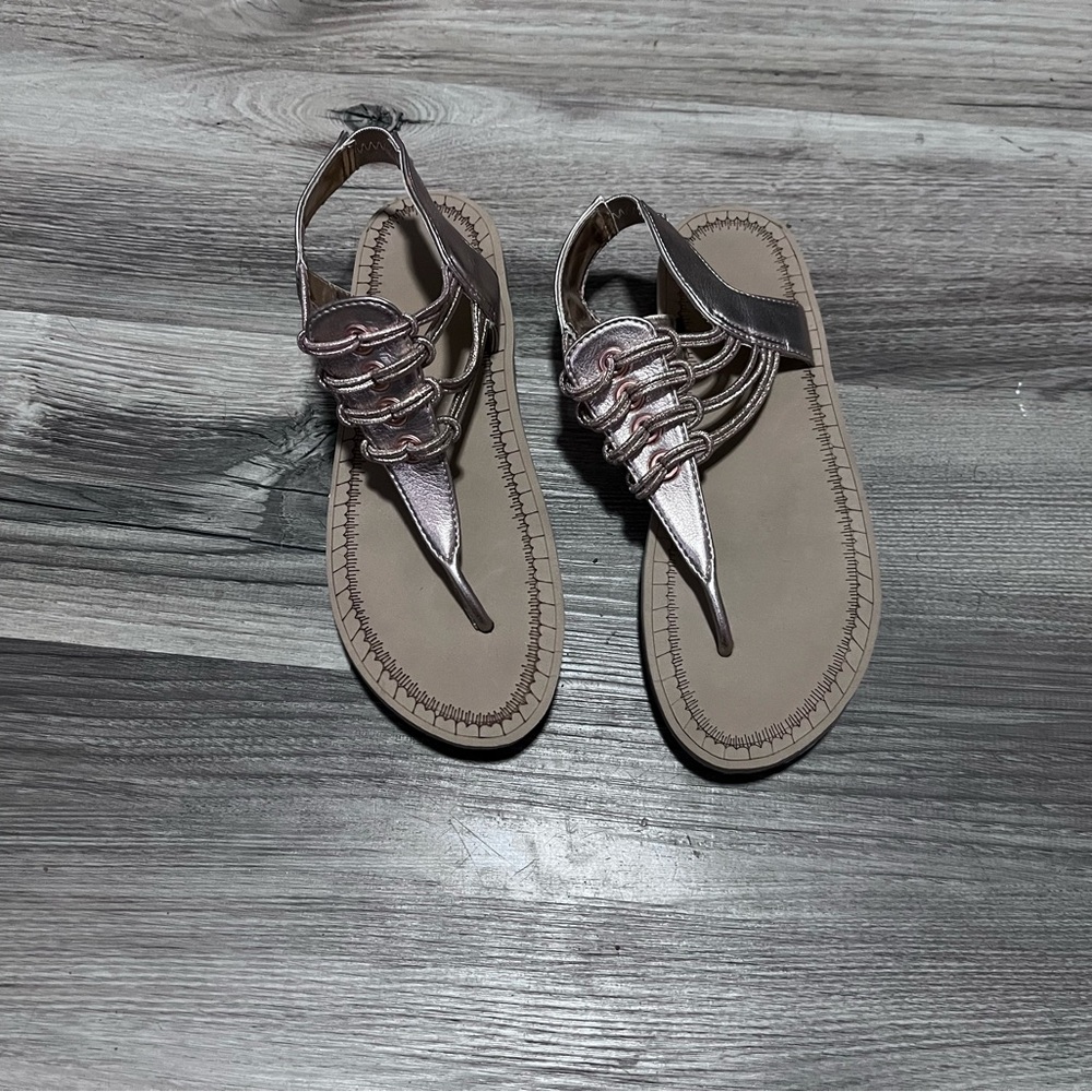 Gold Sandals with Crisscross Straps and Toe Post